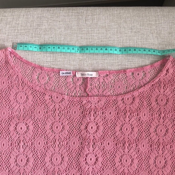 Tea n Rose Crochet Look Top - Picture 14 of 14